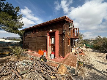 4 Bedroom 2 Bathroom Villa and 4 Bed 2 bath Wood built House for Sale in La Romana.