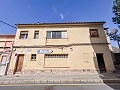 Großes Renovierungsprojekt mit Gewerbeoption und 2 Wohnungen in Alicante Dream Homes Castalla 