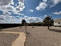 Jetzt bereit, Wow-Faktor Villa mit Pool, Gästehaus und Bar! in Alicante Dream Homes Castalla 