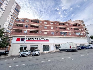 Appartement de 4 chambres au premier étage avec ascenseur à Elda