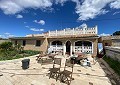 Landhaus mit 3 Schlafzimmern, einem Apartment im Nebengebäude mit 2 Schlafzimmern und einem Studio mit 1 Schlafzimmer in Sax. in Alicante Dream Homes Castalla 