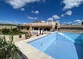 Landhaus mit 3 Schlafzimmern, einem Apartment im Nebengebäude mit 2 Schlafzimmern und einem Studio mit 1 Schlafzimmer in Sax. in Alicante Dream Homes Castalla 