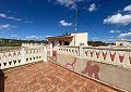 Landhaus mit 3 Schlafzimmern, einem Apartment im Nebengebäude mit 2 Schlafzimmern und einem Studio mit 1 Schlafzimmer in Sax. in Alicante Dream Homes Castalla 