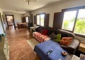 Landhaus mit 3 Schlafzimmern, einem Apartment im Nebengebäude mit 2 Schlafzimmern und einem Studio mit 1 Schlafzimmer in Sax. in Alicante Dream Homes Castalla 
