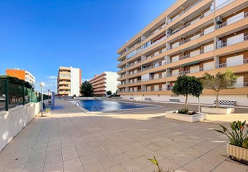 Appartement de 2 chambres à Punta Prima