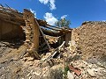 Ruine in Pinoso mit genügend Land zum Bau einer neuen Immobilie in Alicante Dream Homes Castalla 