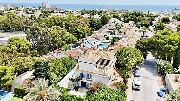 Villa de 5 dormitorios en La Zenia