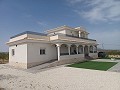 Prachtige villa met 6 slaapkamers en 5 badkamers in Pinoso. in Alicante Dream Homes Castalla 