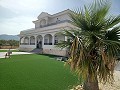 Prachtige villa met 6 slaapkamers en 5 badkamers in Pinoso. in Alicante Dream Homes Castalla 