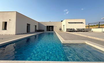 Prachtige villa met 4 slaapkamers en 2 badkamers in Encebras (Pinoso).