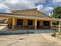 Villa mit 4 Schlafzimmern und 2 Bädern, großes Grundstück mit Platz für Pool, Stallungen oder Geschäft in Alicante Dream Homes Castalla 