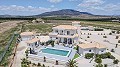 Prachtige, instapklare nieuwbouwvilla met gastenhuis, garage en zomerkeuken! in Alicante Dream Homes Castalla 