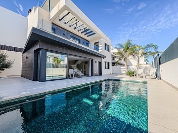 Hermoso chalet independiente en La Finca Golf