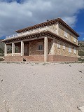Mooie gerenoveerde villa met 5 slaapkamers op groot perceel in Alicante Dream Homes Castalla 