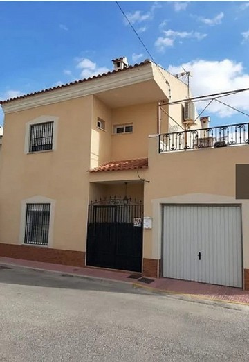 Lovely 3 Bedroom 3 Bathroom Townhouse in Hondon de los frailes