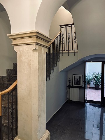 Mooi herenhuis met 5 slaapkamers in Monovar