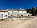 Spacious country house with 8 rooms to renovate in Yecla in Alicante Dream Homes Castalla 